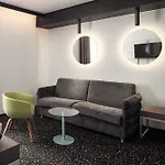 Hotel Ea Embassy 4*