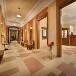 Ea Embassy Hotel