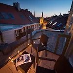Hotel Ea Embassy 4*