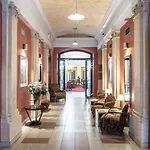 Ea Embassy Hotel 4*
