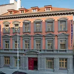Ea Embassy Hotel 4*