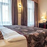 Ea Embassy Hotel 4*