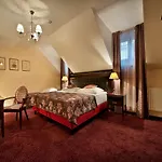 Ea Embassy Hotel 4*