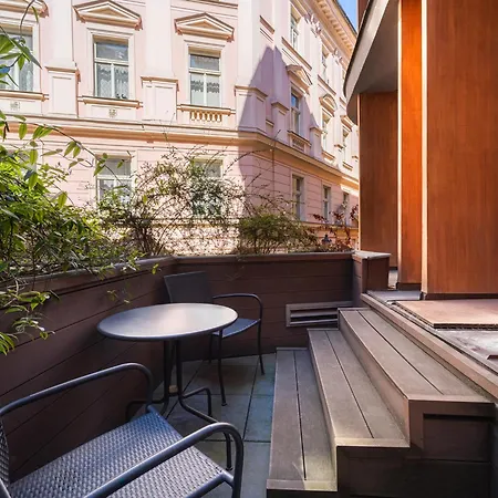 Ea Embassy Hotel Praga
