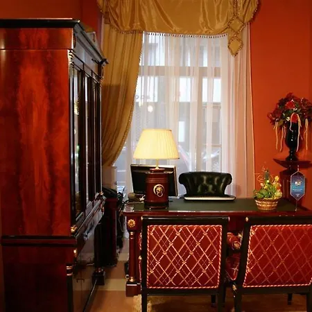 Hotel Ea Embassy 4*