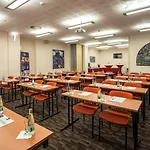 Hotel Ea Embassy 4*